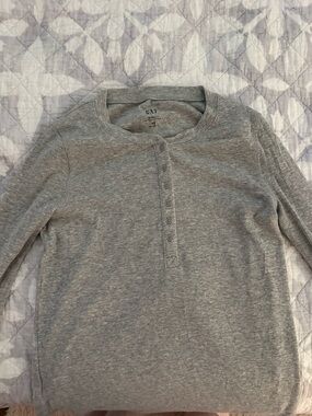 GAP Ribbed Henley Top in Heather Gray